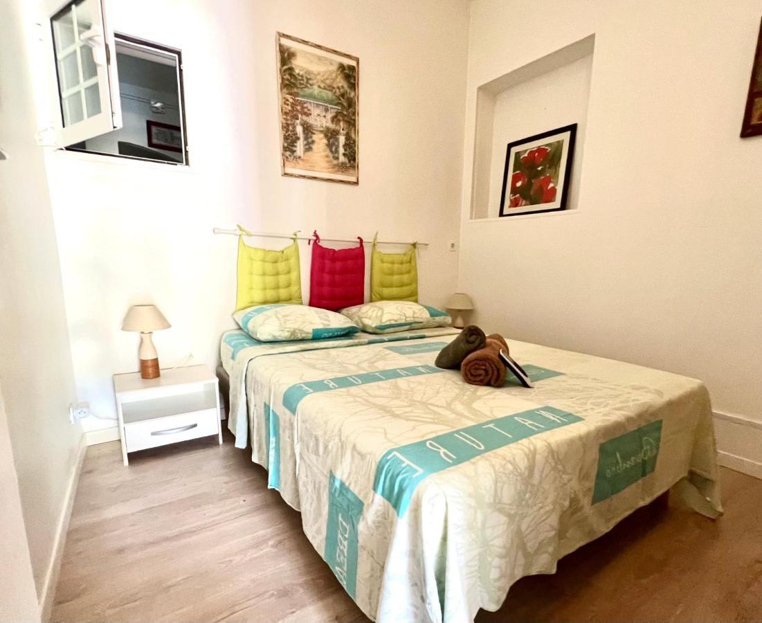 Ti Cabanon. Appartement Vue Mer A Deshaies. Bagian luar foto